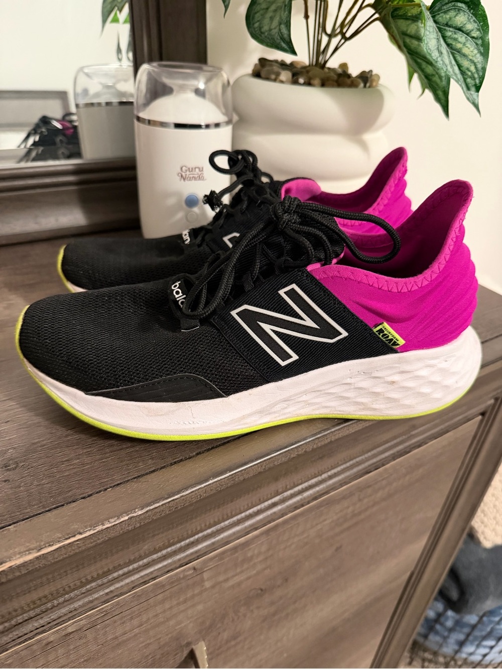 New Balance Women's Fresh Foam Roav’ Black Poisonberry